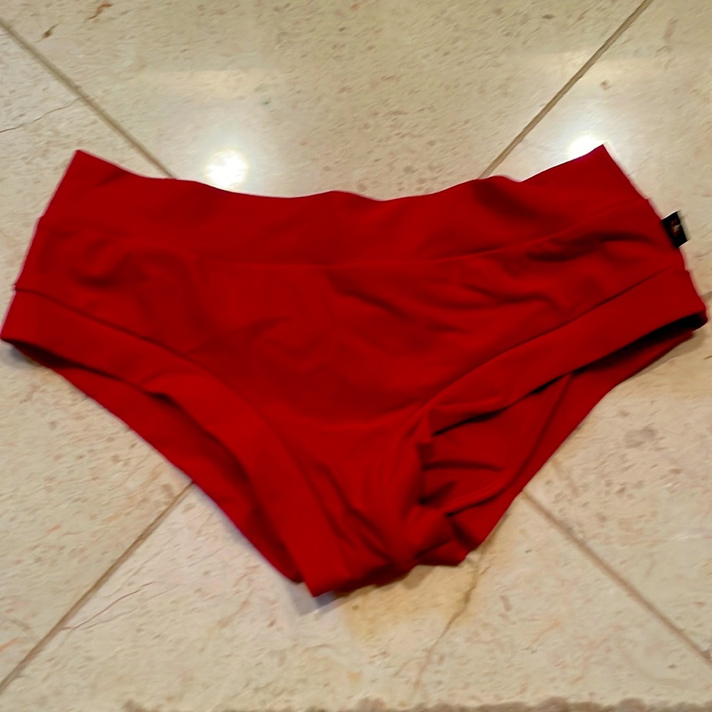 Great basic pole shorts